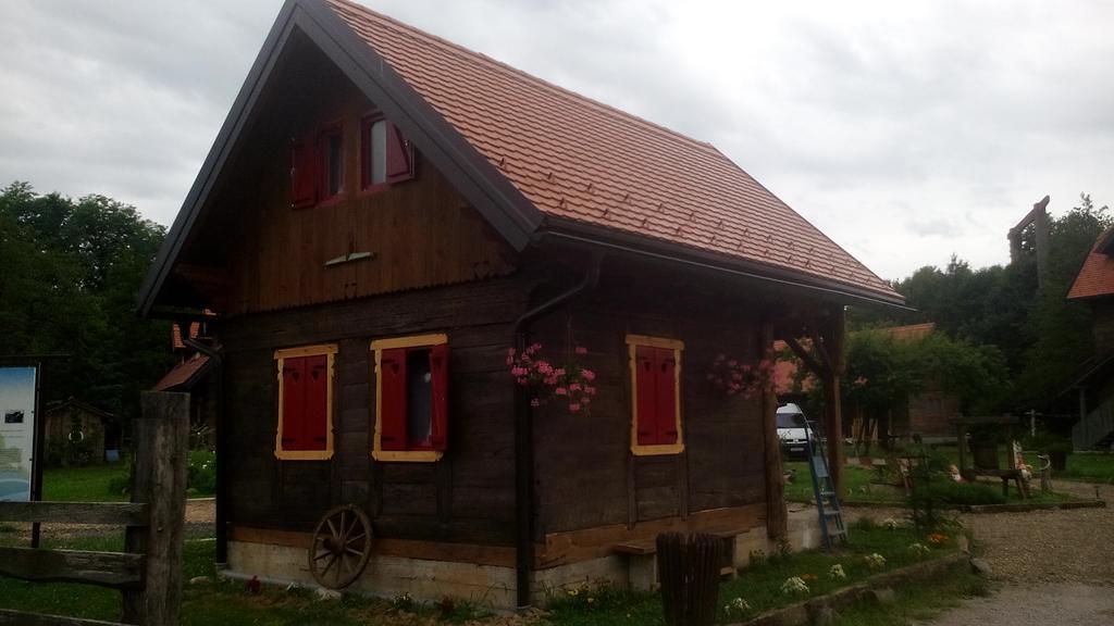 Rooms Ma La Karlovac Exterior photo